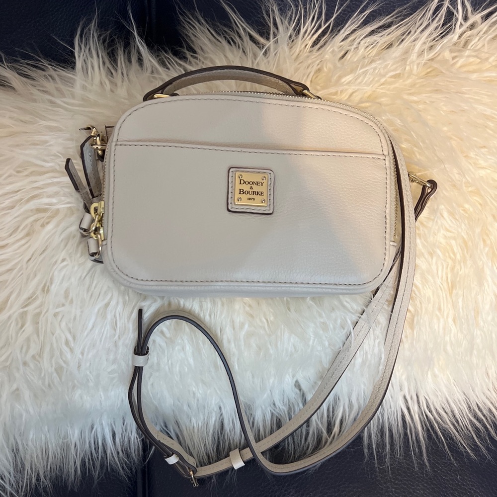 Dooney & Bourke crossbody bag